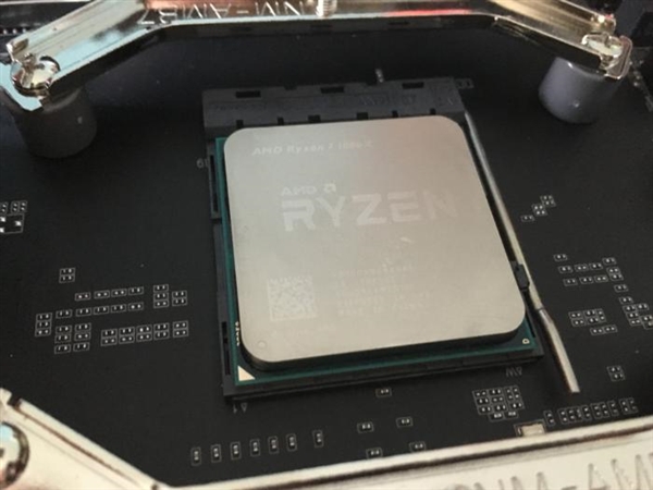 Linux内核更新：AMD Ryzen多线程终于爆发！