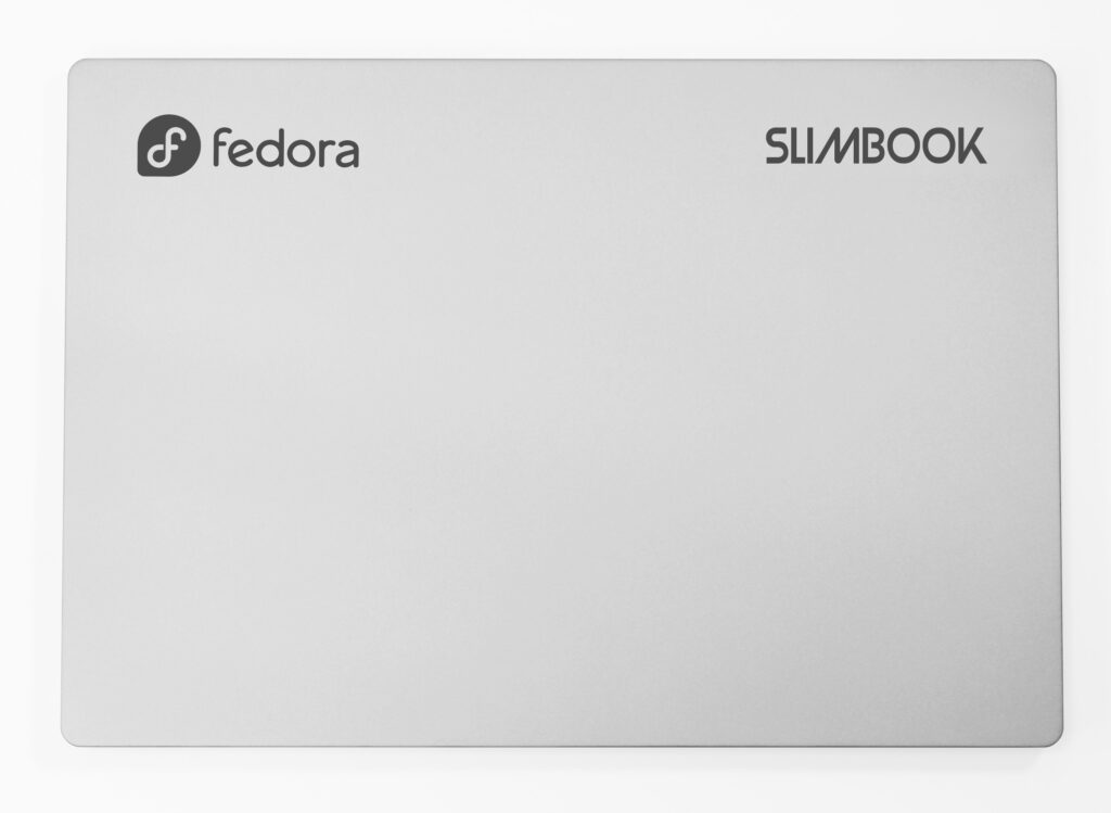 新款 Fedora Slimbook 14 加入 Fedora Slimbook 阵营