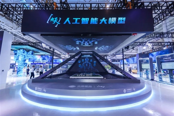 近6万张加速卡！中国移动新建3个超大规模智算中心